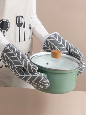 Heat-Resistant Non-Slip Oven Gloves for Baking and Roasting