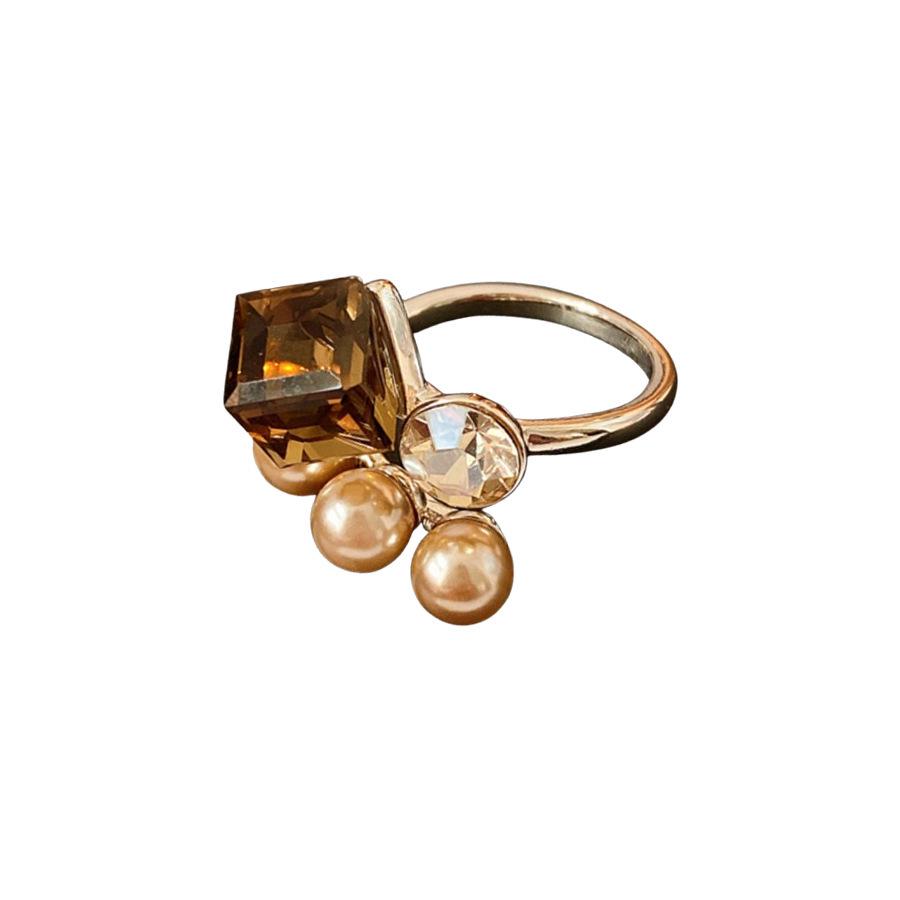 Zircon Pearl Dual-Shaped Ring: Luxurious Retro Fashion Jewelry for a Versatile, High-End Look