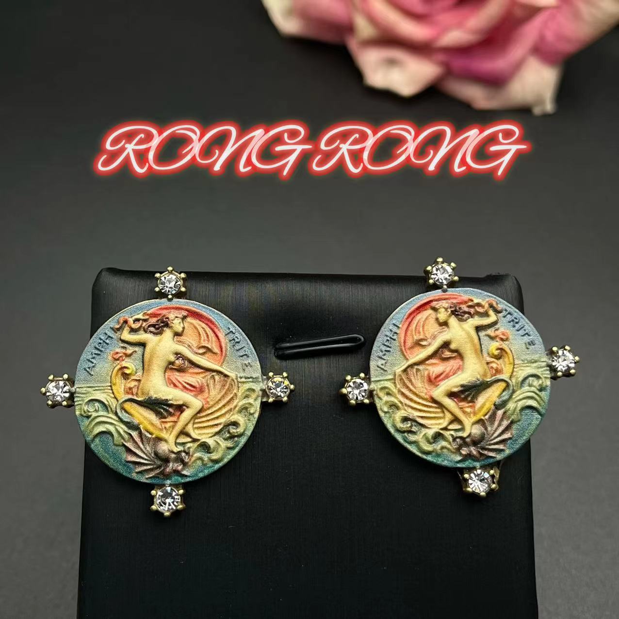 European Return To West Retro Portrait Geometric Earrings Vintage Relief Set With Zircon Jewelry