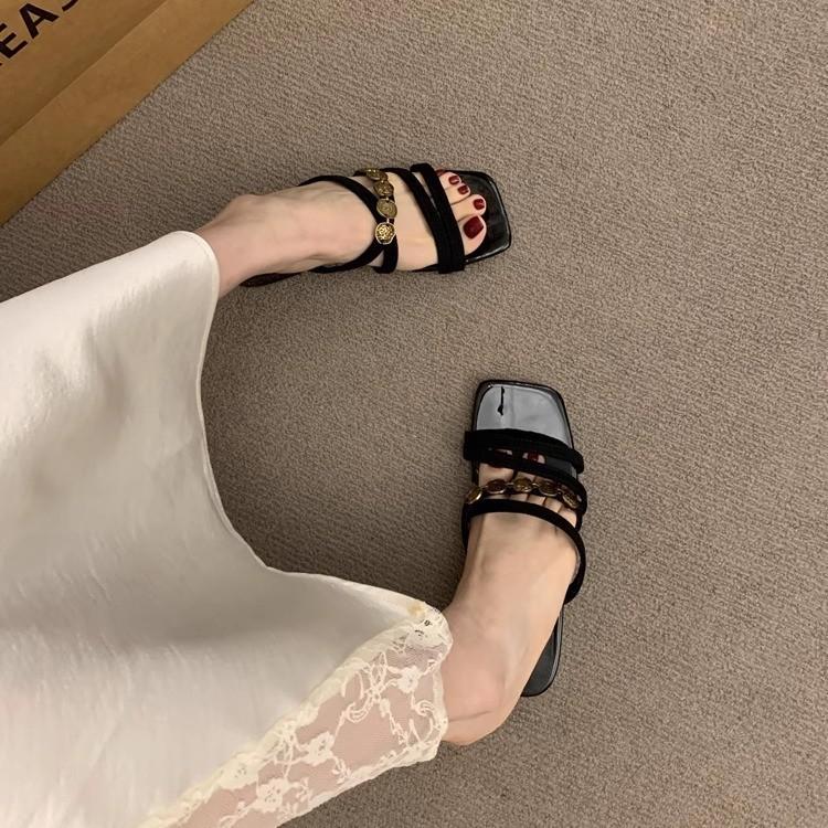 Dicke Ferse coole Hausschuhe Damen Sommer Außenbekleidung 2025 neue Modelle mit Röcken vielseitig, nicht müde, bequeme Römerschuhe