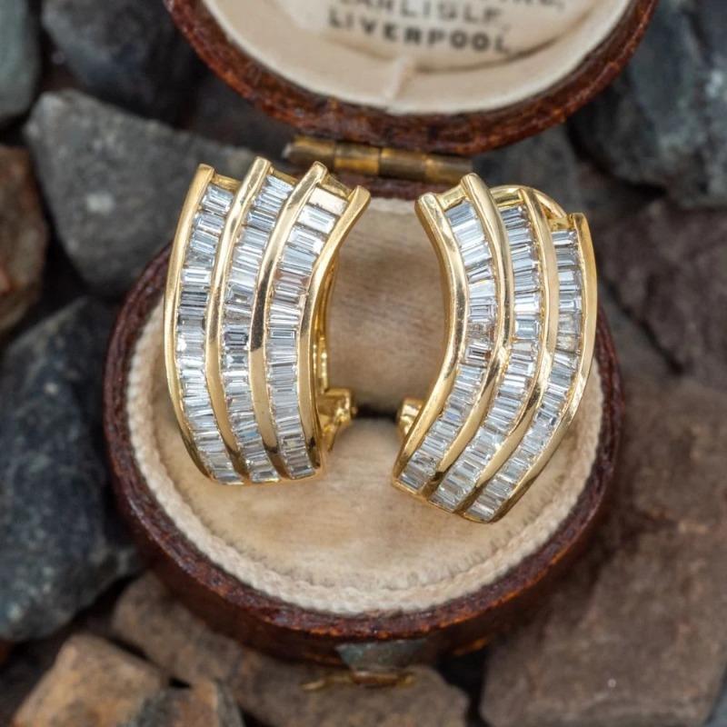 Vintage Exquisite Stylish Bright Zircon Gold Color Earrings for Women Simple Elegant Daily Wear Party Jewelry Gift Accessories