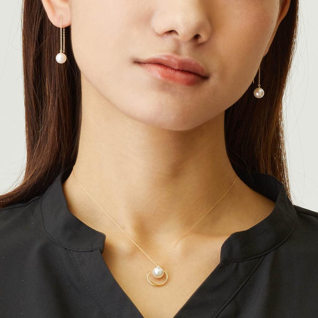 Lala Christie Akoya Pearl Necklace with a Moon 18K Women's Motif, Gold, lp56-0004-yg