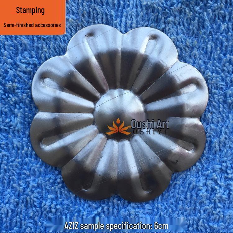 Wrought Iron Plant Decor: Morning Glory, Feverfew, Balsam Accessories