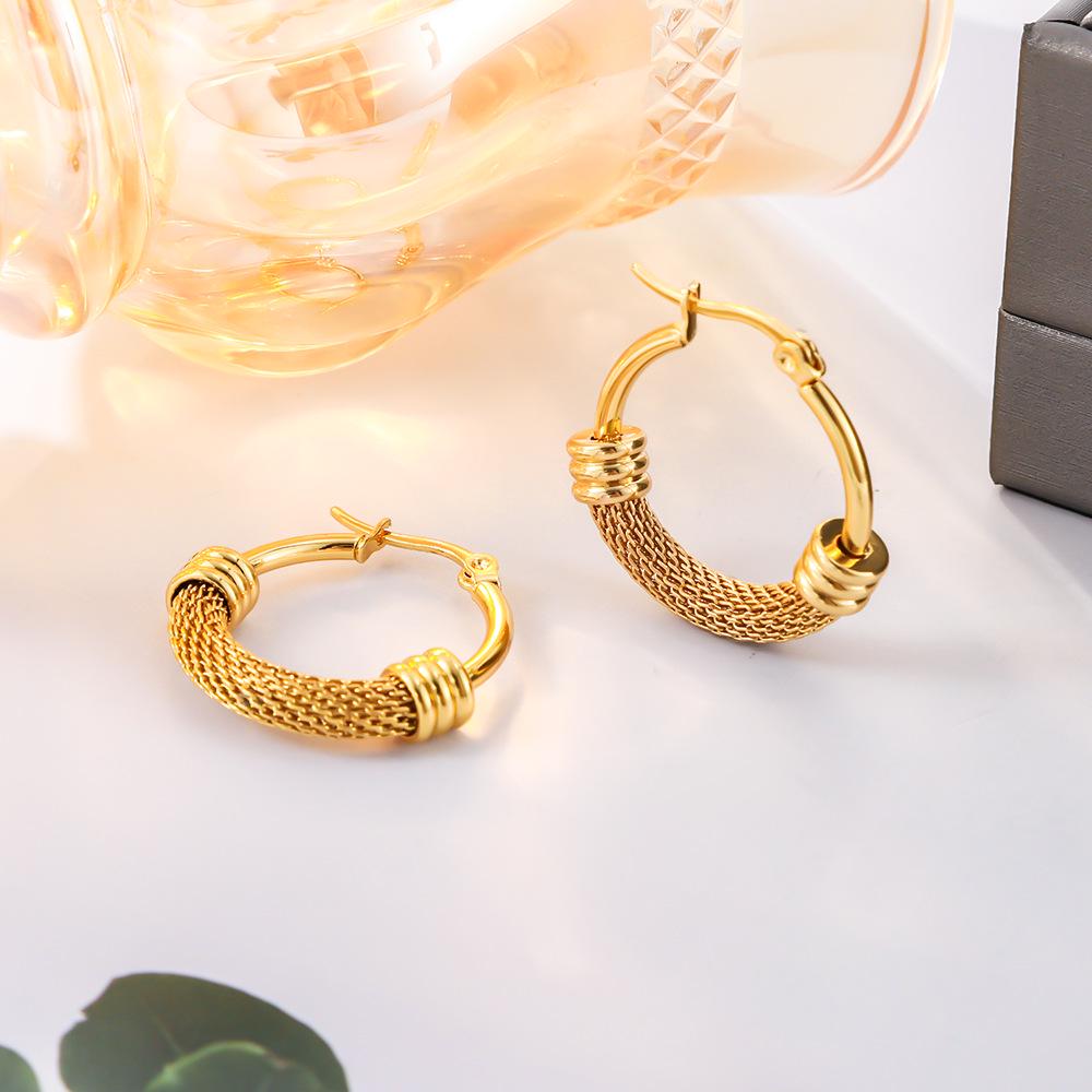 Elegant European-American Hoop Earrings: 2022 Trendy Large Round Accessories with Exaggerated Style for Women