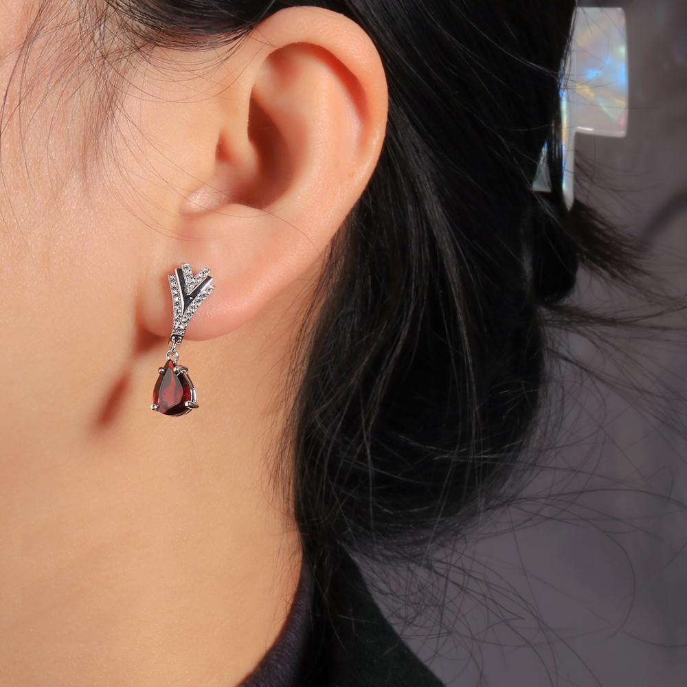 Love and hope natural Mozambique garnet V-shaped design silver Ring Earrings set light luxury jewelry for women