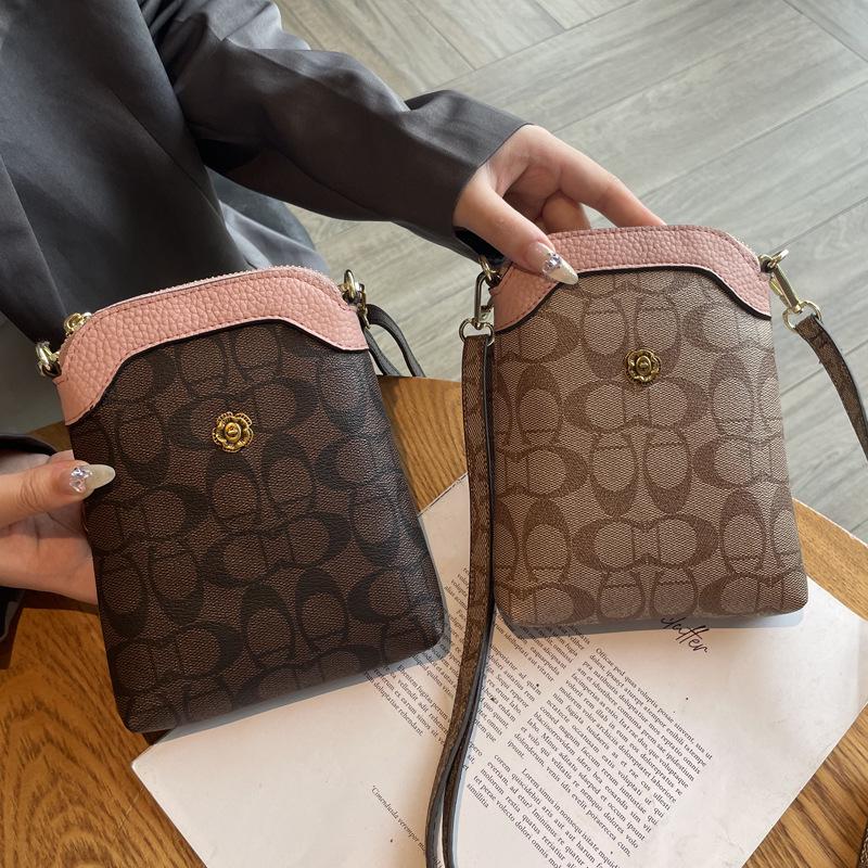 Trendy 2024 Mini Crossbody Phone Bag: Lightweight, High-End Summer Accessory for Women