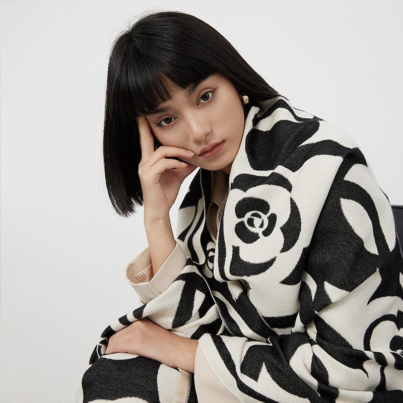 Camellia Black And White Elegant Imitation Cashmere Scarf Large Square Scarf Female Big Name Outer Shawl Warm Fashion Scarf