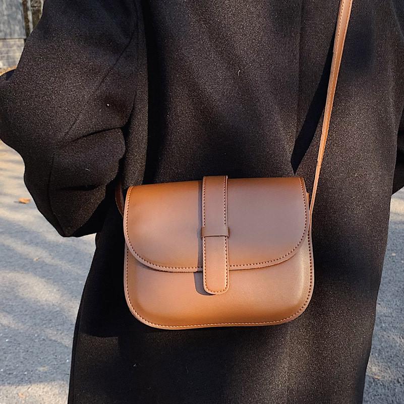 IELGY Texture Trendy Fashion Retro Messenger Bag All-Match Simple Saddle Bag