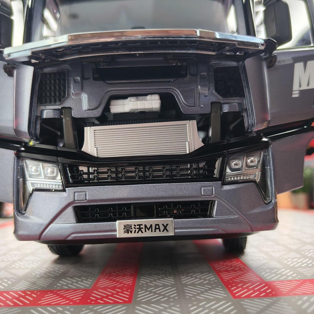 Die-cast Sinotruk Howo Max Original Factory 1:24 Alloy Three-door Car Model Home Collection Ornaments Souvenirs