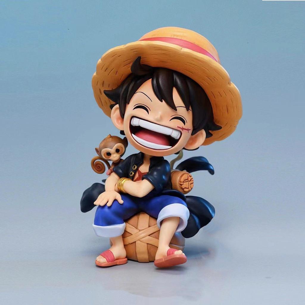 One Piece Navigation King Q sitting posture Luffy Solon Shan Zhi hand-made tide play doll model car ornaments