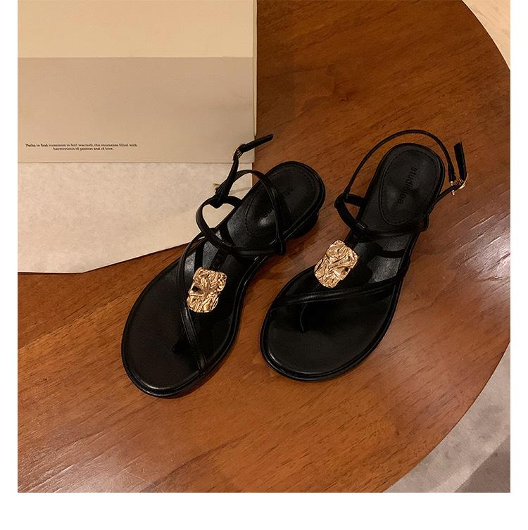 2025 fairy style beautiful model~ French retro metal buckle cross belt thick heel versatile vacation sandals female summer