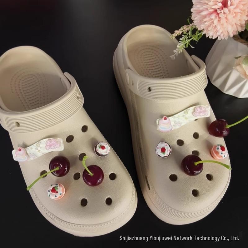 Luksusowy zestaw akcesoriów Crocs z motywem kotka: Zdejmowane ozdobne klamry do sandałów dla dziewczynek