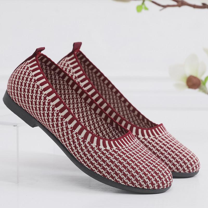

New fly-woven women s single shoes, old Beijing cloth shoes, light and breathable, one-pedal mother shoes, soft-soled casual shoes 41 червоний