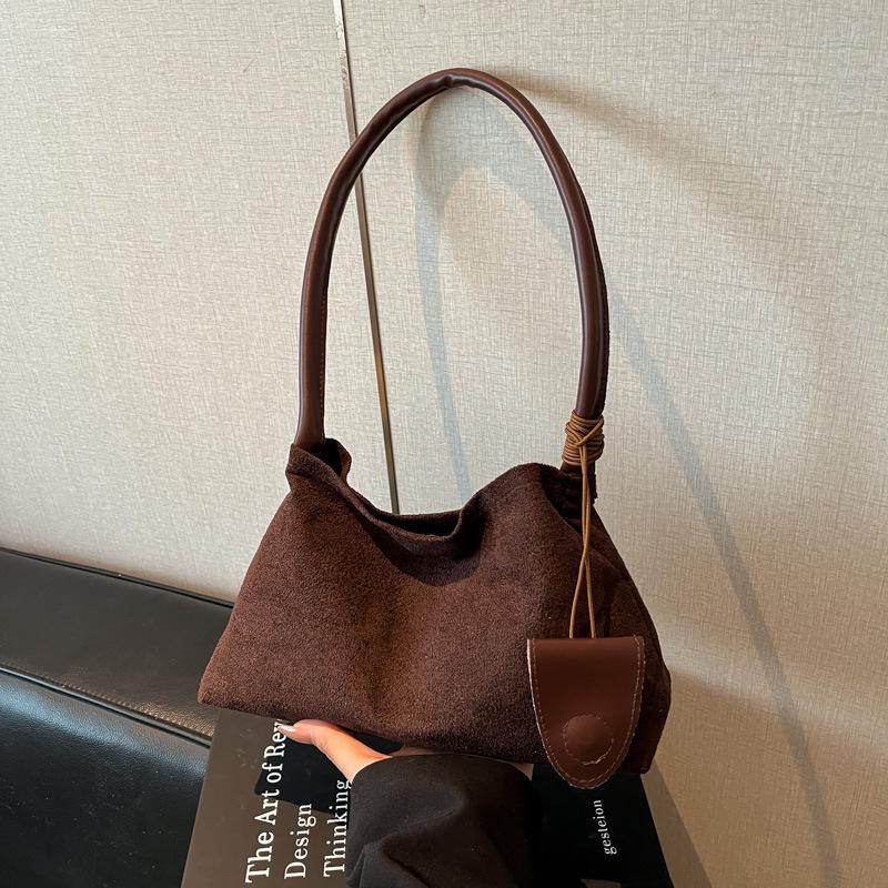 

Новая осенне-зимняя ретро маленькая сумка женская Сен Мэн трендовая на плечо подмышку замшевая портативная маленькая сумка