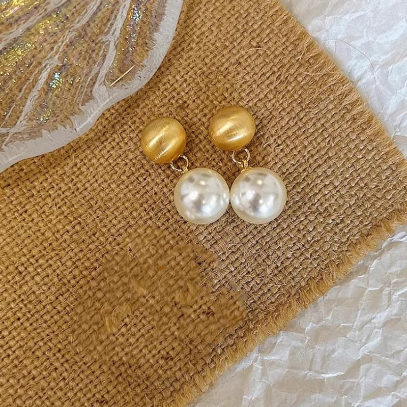Vintage French Style Brushed Shiny Faux Pearl Stud Earrings For Women