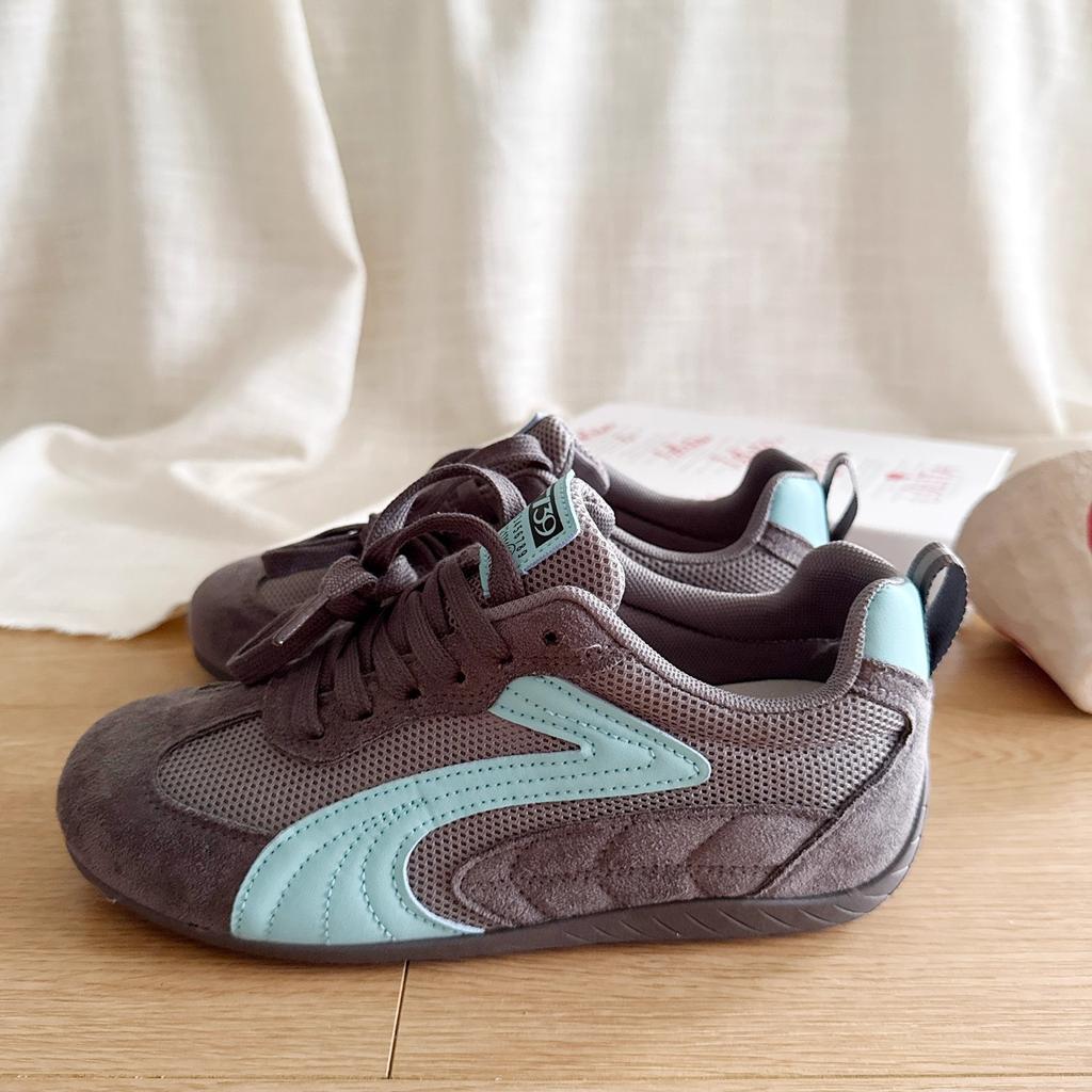 Thick-soled mesh breathable moral training shoes women's autumn 2025 new fashion versatile sports and leisure lace-up white shoes