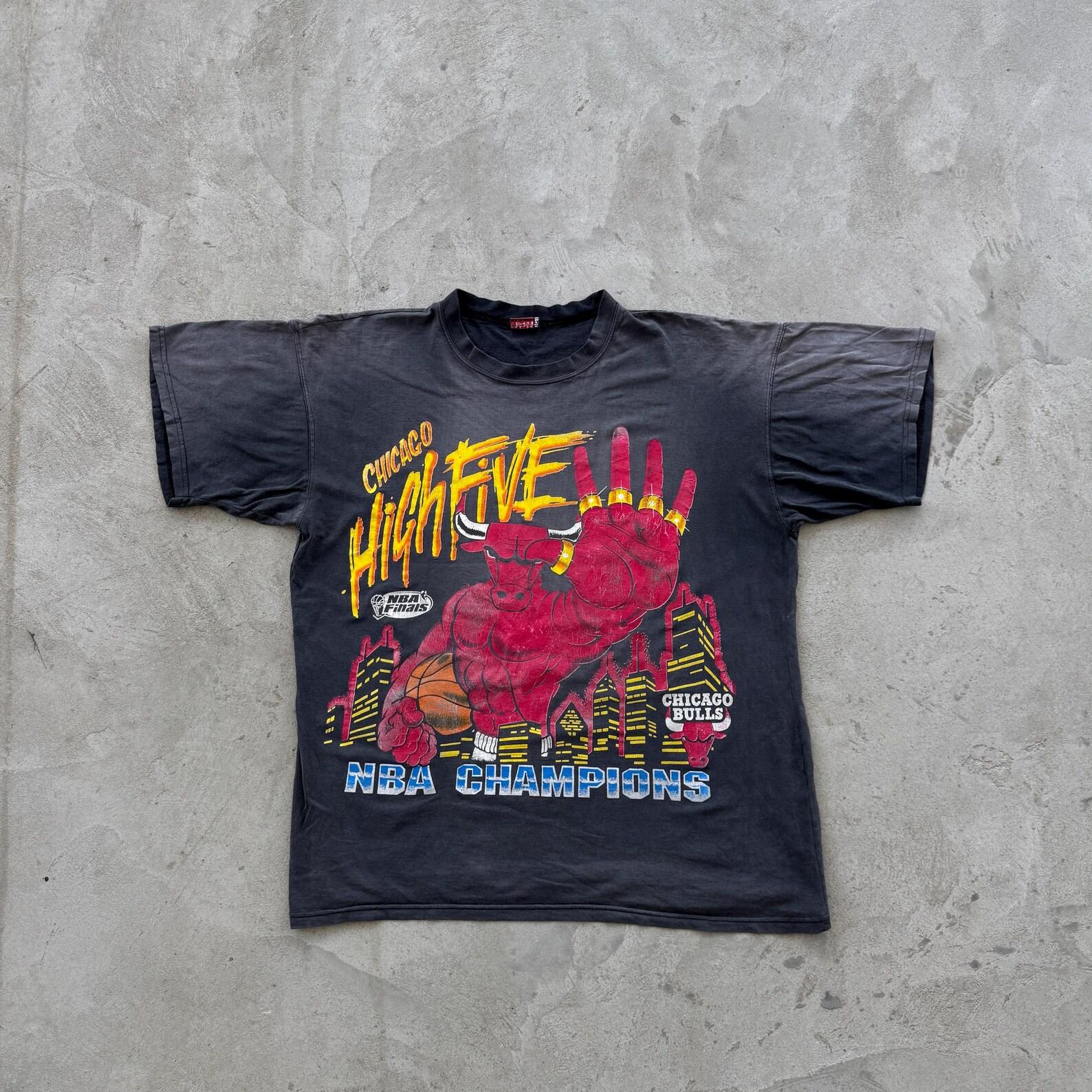 Vintage 90s NBA Chicago Bulls Amazing Faded Tee Shirt Size XL Black S