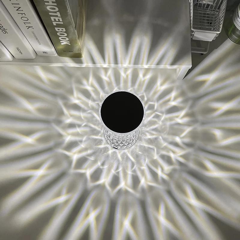 Lampada da tavolo a forma di diamante da 1/2 pezzi, 16 colori, telecomando touch, lampada da tavolo in cristallo, ricaricabile tramite USB, scrivania in acrilico, luce LED per atmosfera