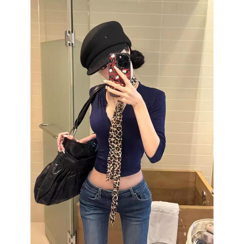 Luxurious Retro Leopard Polka Dot Silk Scarf - Versatile, High-End Spring Accessory.