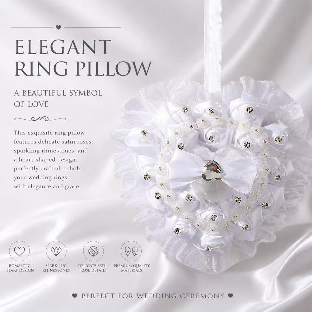Weißes Herzförmiges Ringkissen mit Satins Rosen, Strass-Akzenten und Organza-Bordüre für die Hochzeitszeremonie