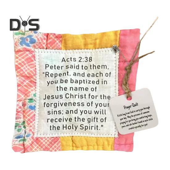 Mini colcha de oração, colcha de oração vintage com dispositivo de madeira dentro, colcha de oração de bolso feita à mão, quadrados, presente religioso para amigos cristãos