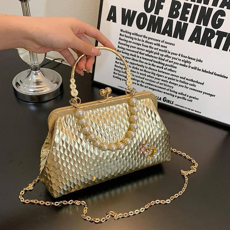 Luxury Designer Women White Shoulder Bags Gold Silver Crossbody Bags Pearl Evening Clutch Chain Shell Clip Party Handbags