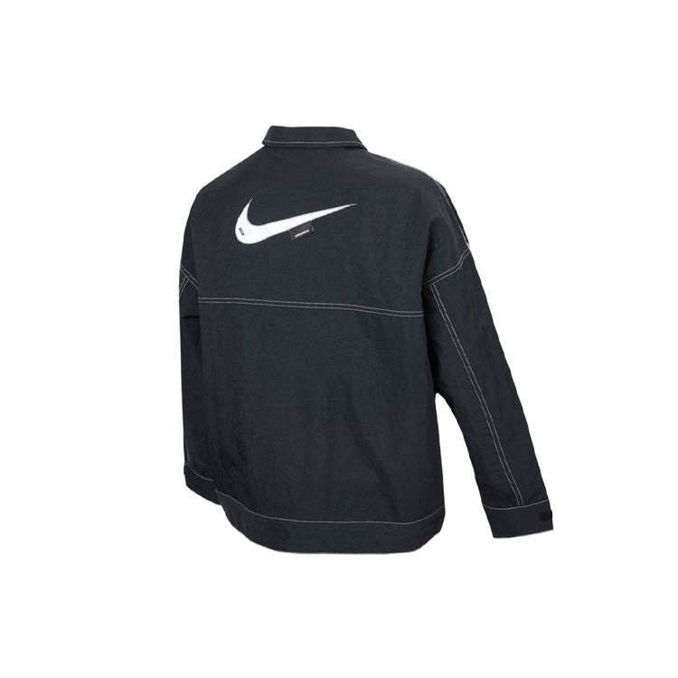 Nike Sportbekleidung Swoosh Logo auf dem Rücken Polokragen Überschnittene Schultern Webjacke 1 Damenjacke Schwarz DM6204-010