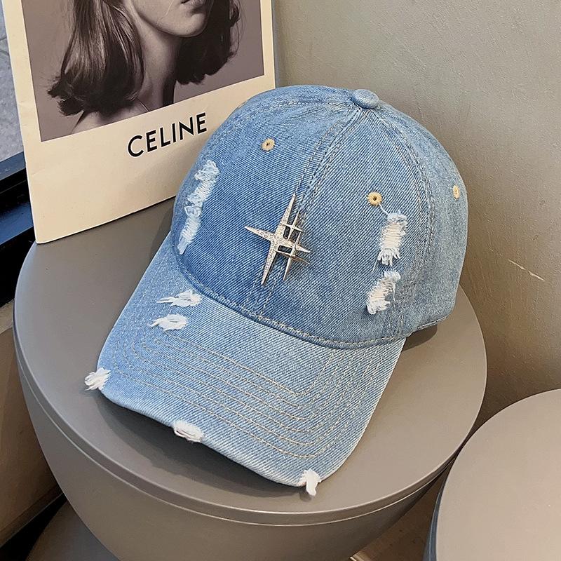 Street Retro Vintage Vintage Cowboy Hole Baseball Cap with Star Rhinestone Pattern Duckbill Cap, Highlighting Small Face