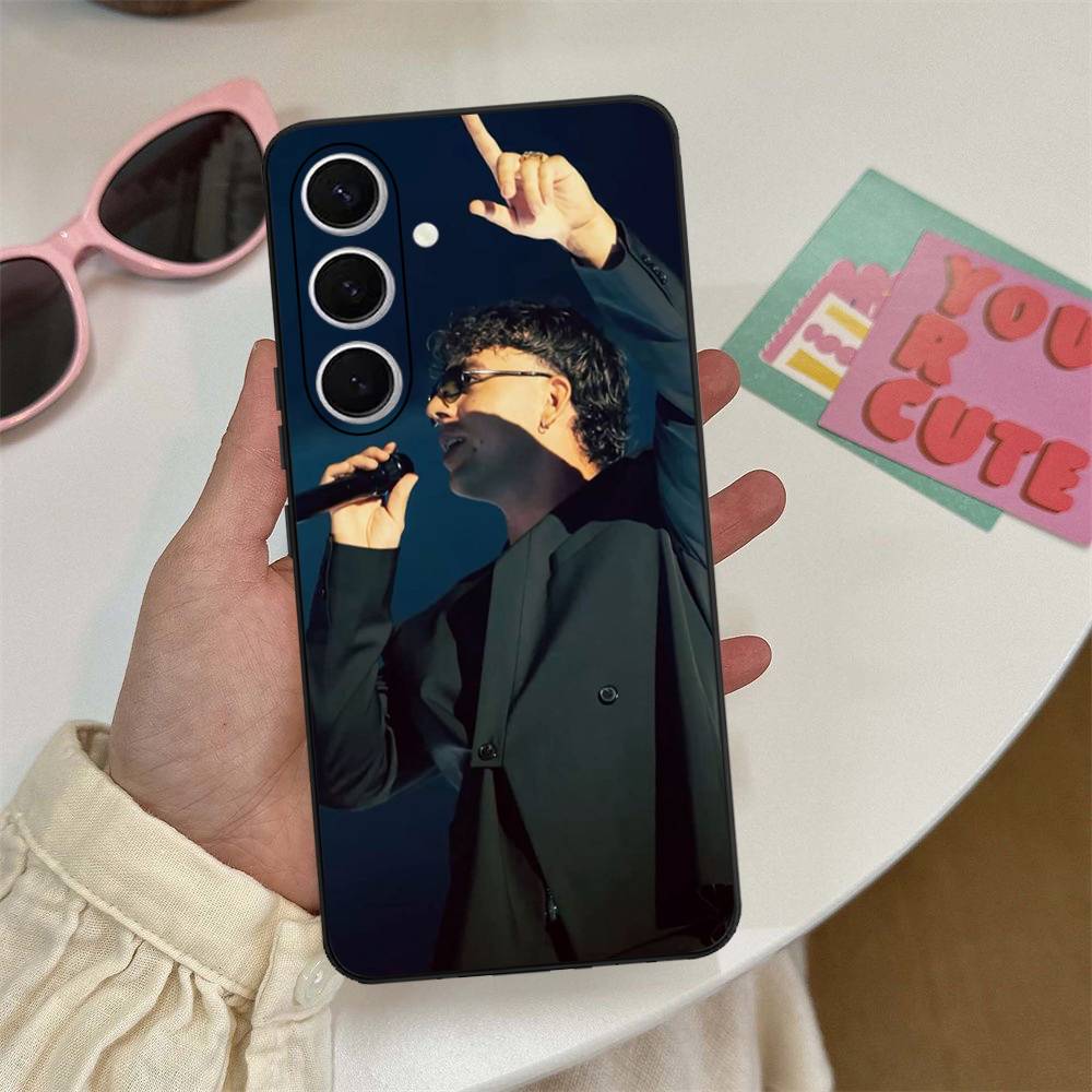 1PC Popular Singer Q-Quevedo Phone Case For Samsung S 24 Fe 25 Ultra Plus 20 Lite 21 30 22 23 24 22 Ultra 5G Fundas