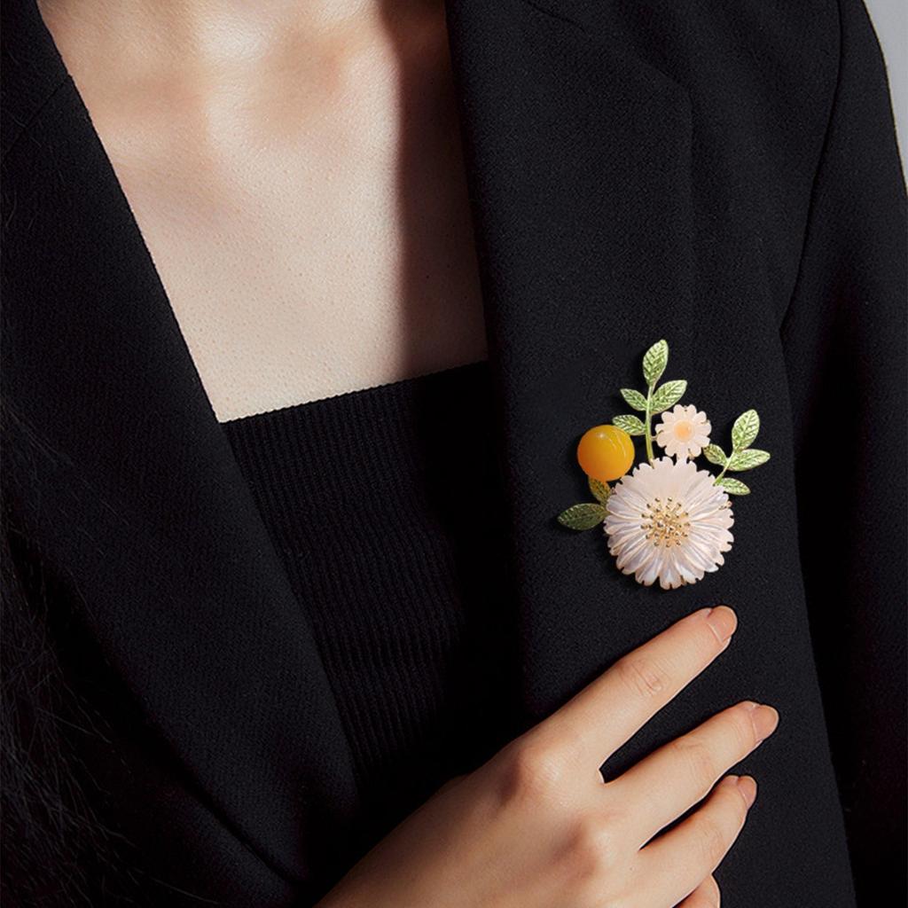 Fashion Brooch, Daisy Brooch, Suit Brooch, Accessory