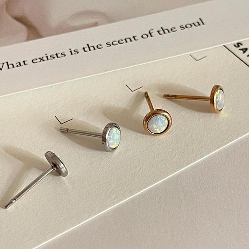 Women's Eternal Opal Round Piercing Earrings (2 Colors)