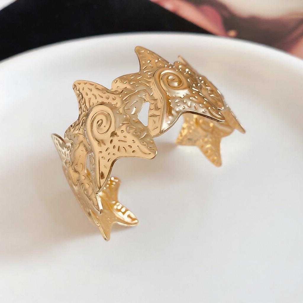 Европейско-американский металлический плиссированный браслет со звездой - Изысканный высококлассный нишевый дизайн для женщин