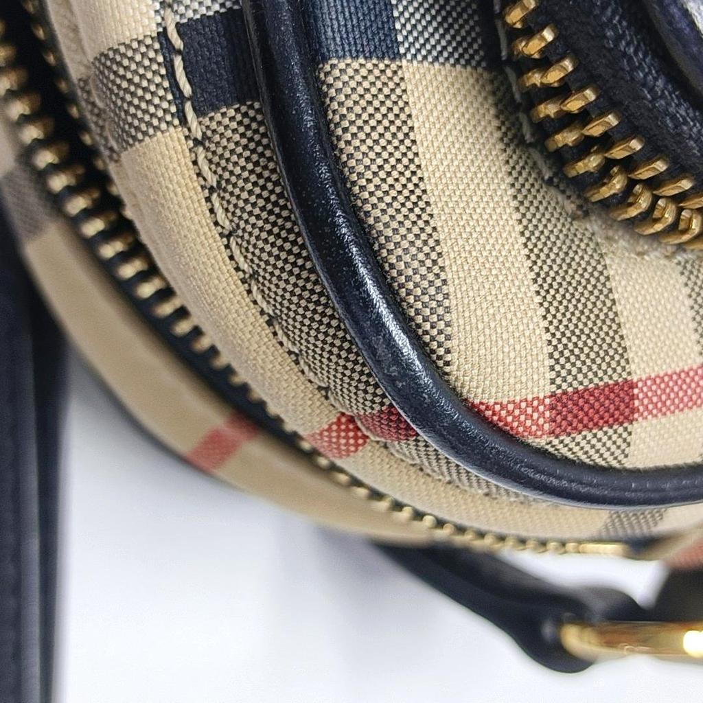 [Pre-Owned] Check Adjustable Shoulder Strap Zipper Cotton Blend Calfskin Camera Bag - Good #FPF9XY