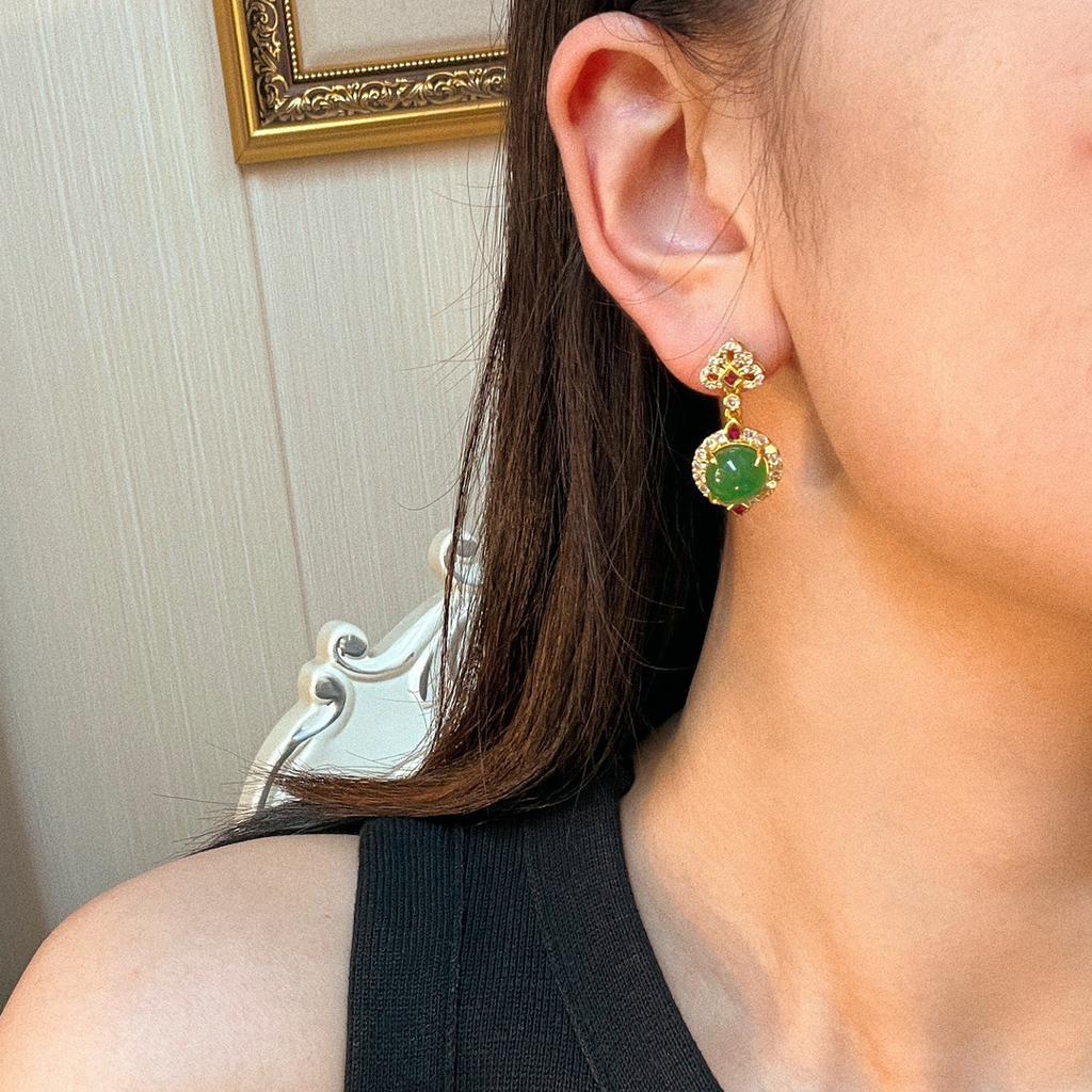 Full Green, Yang Green, Natural Agate Green Chalcedony Earrings, Women'S Opening Is Slightly Inlaid, And The Real Shot Is Fidelity.