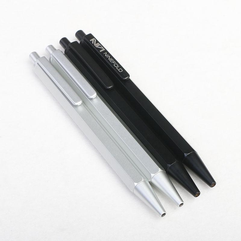 Sechseckiger Metall-Druckkugelschreiber Kreative Textur Schwarz Silber Zwei Farben Optional Metallstift
