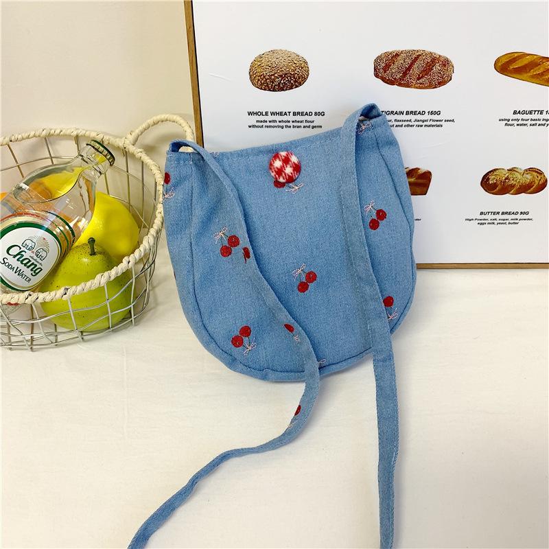 Women's new shoulder embroidery spring and summer public fashion versatile messenger commuter bag