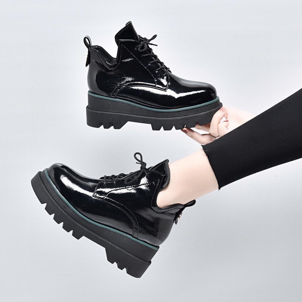Platform shoes women's 2025 autumn and winter new black cow patent leather foreign style muffin heel casual deep mouth women's boots short boots