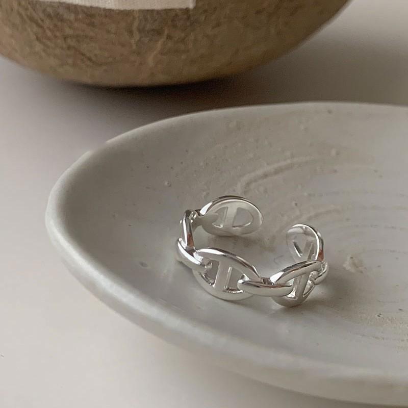 925 Chic Sterling Silver Ring With Sparkly Zirconia Stones For Unique Accessories Womens