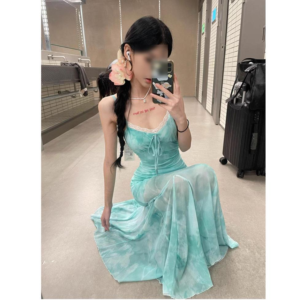 Casual floral suspender dress is beautiful, unique and beautiful, waist slim, hip wrap, fishtail skirt summer