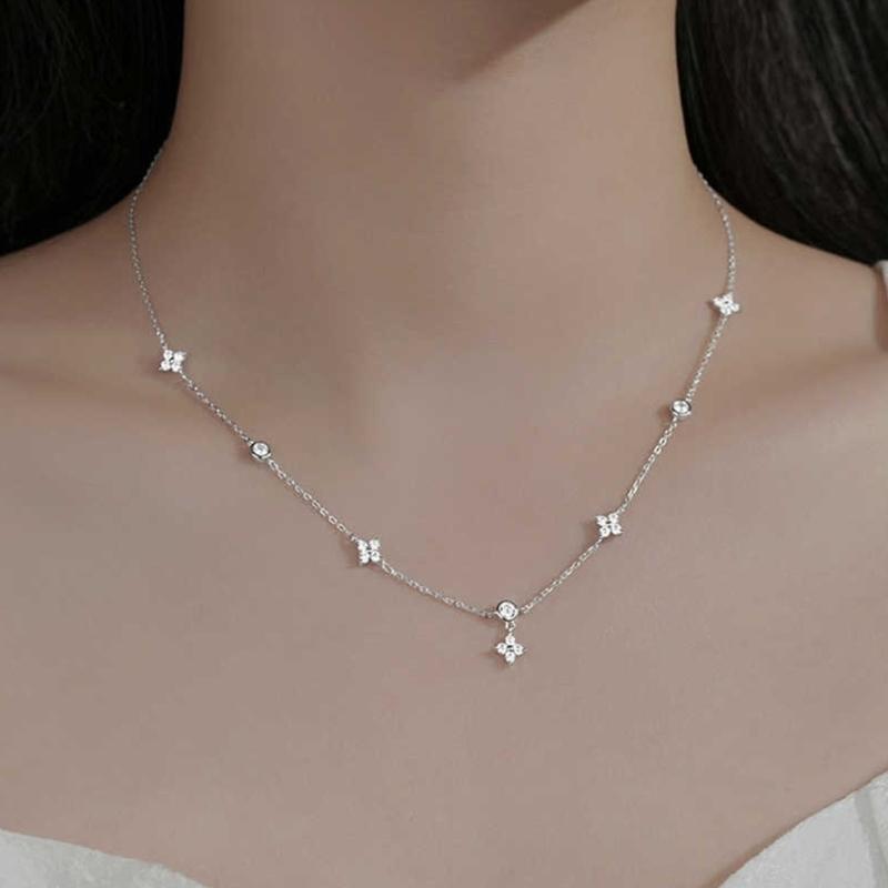 Sparkling Necklace Fashion Four Leaf Plant Pendant Necklace Neck Jewelry Perfect for Youthful Couple or Close Friend