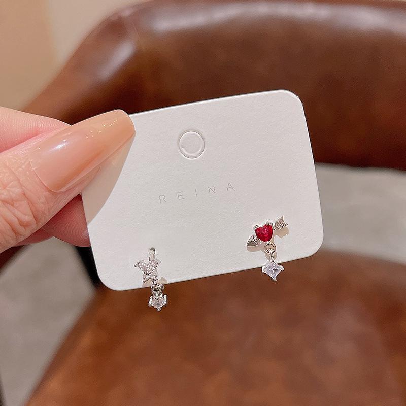 South Korean Elegant Zircon Hoop Earrings - Trendy, Versatile Plain Hoops with Love Design