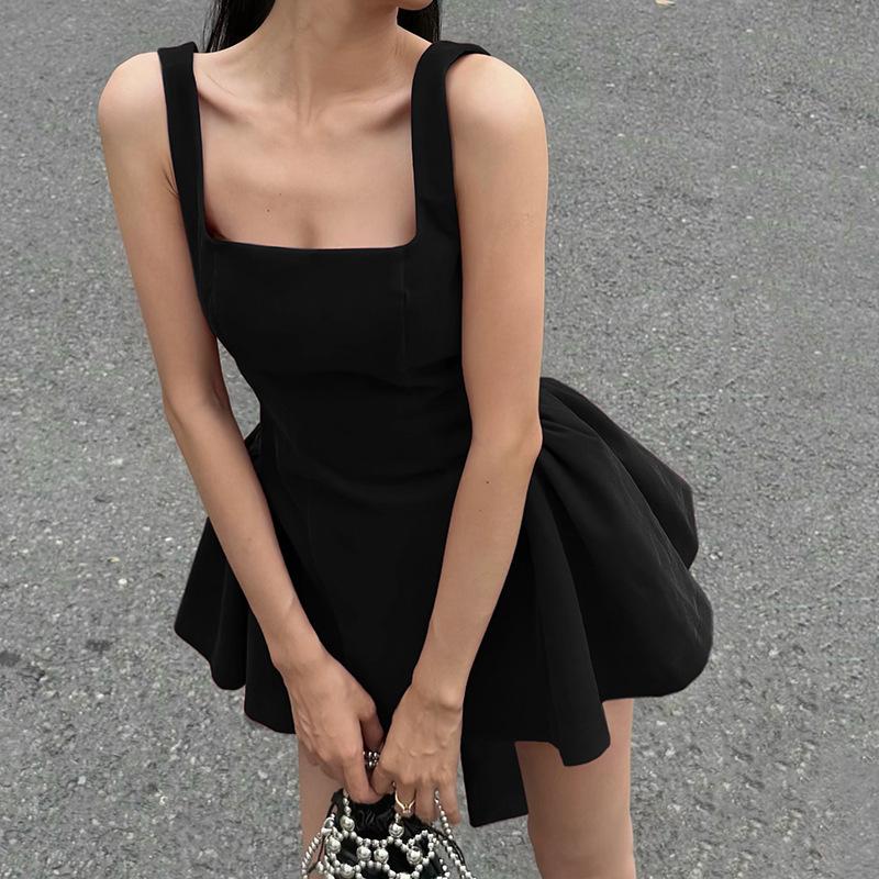 Women's Red A-line Dress: French Heiress Style, Bow Backless, Spaghetti Straps, Waist-Cinching, Fluffy Skirt