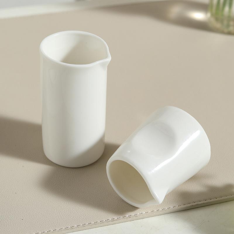Needle Nosed Cups White Ceramic Milk Jar Coffee Milks Cup Milk Jug Saucepan Sauce Cup Coffeeware Milks Pot Seasoning Pots