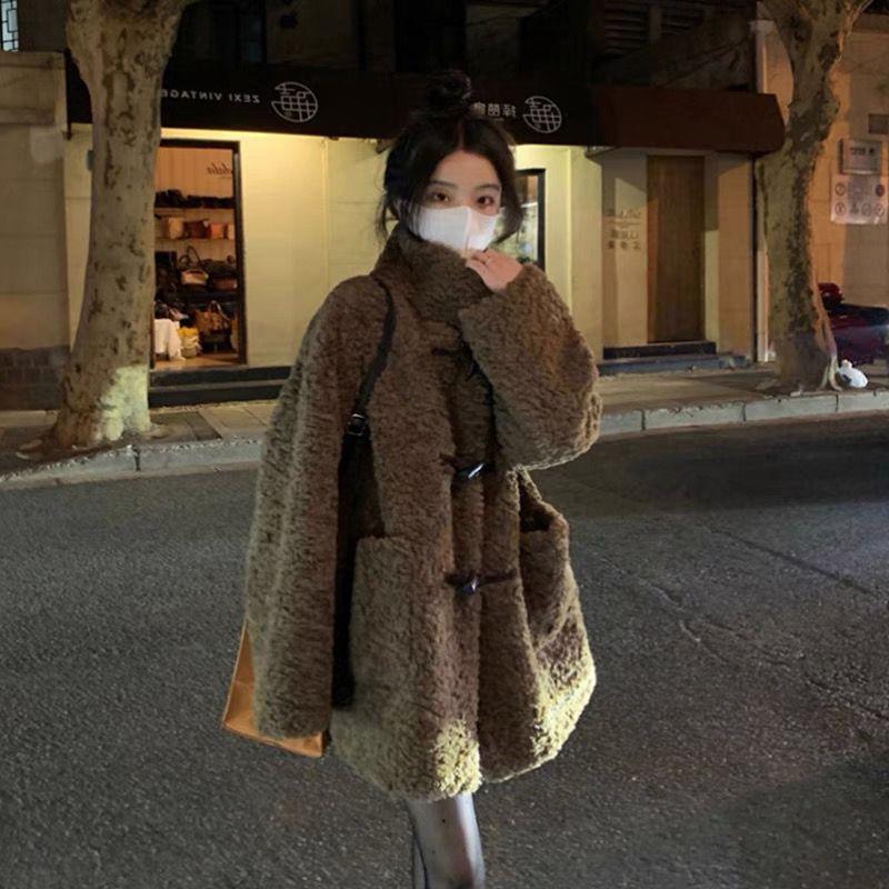 Women's medium and long chocolate horn buckle coffee lamb wool coat Women's loose lazy wind thick fur coat
