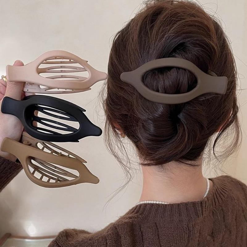 Large Plastic Hair Claw Clip Matte Hair Clamps Grab Hollowed Oval Geometric Barrettes Hairpin Women Hair Accessories