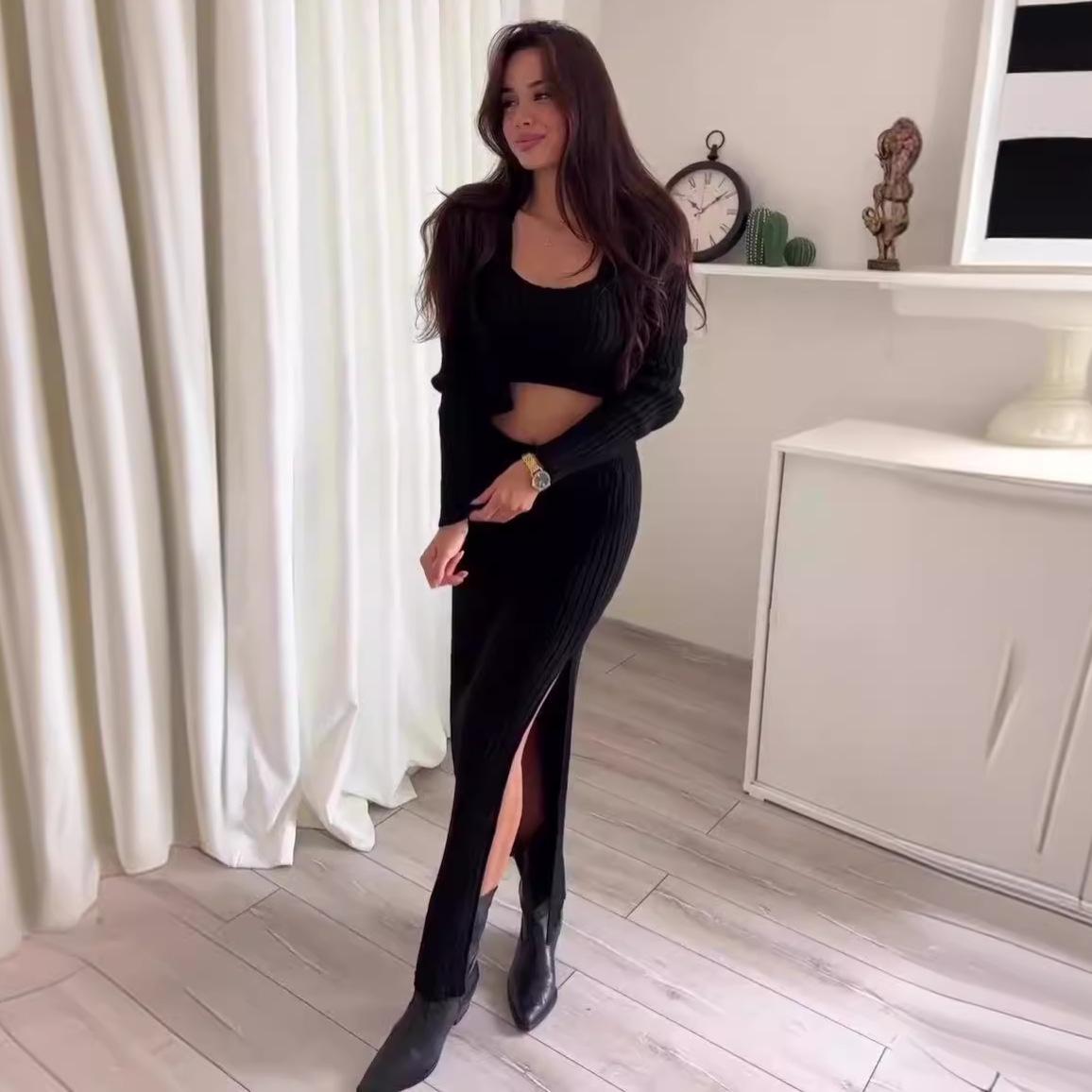 

Женский осенний однотонный миди-комплект из трех предметов на бретелях-спагетти с разрезом M чёрный