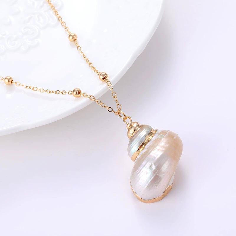 

Gold-Edged Seashell Conch Pendant Necklace - Natural Beach Vintage Women s Jewelry