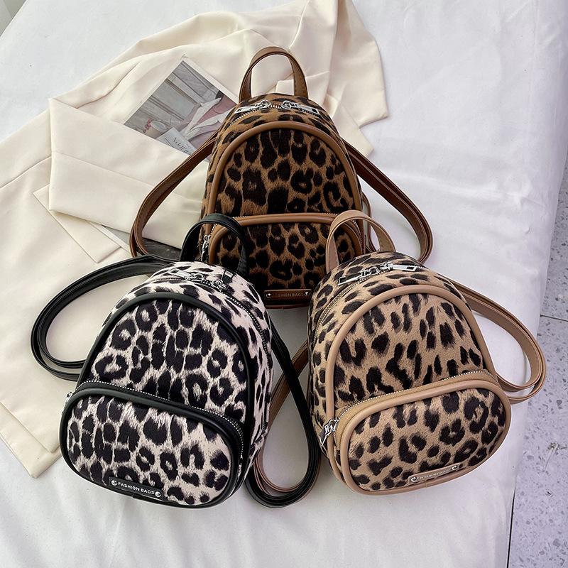 Junior leopard print daily commuter backpack ins Korean version of casual style contrasting color women's travel shoulder backpack