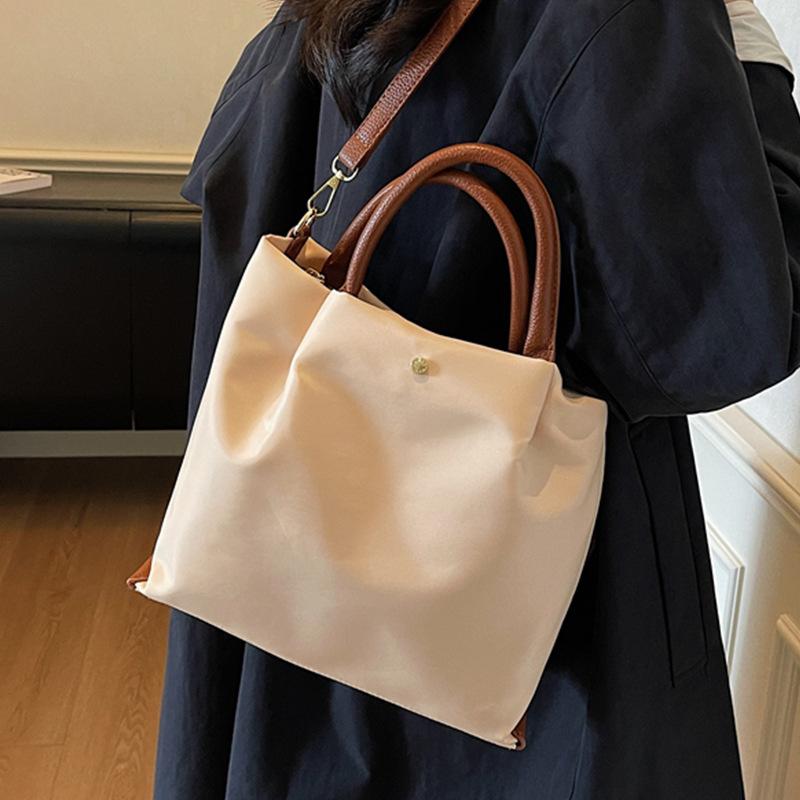 Lightweight Nylon Cloth Small Bag Women's 2025 New Casual Mini Shoulder Crossbody Bag Commuter Handbag Bag