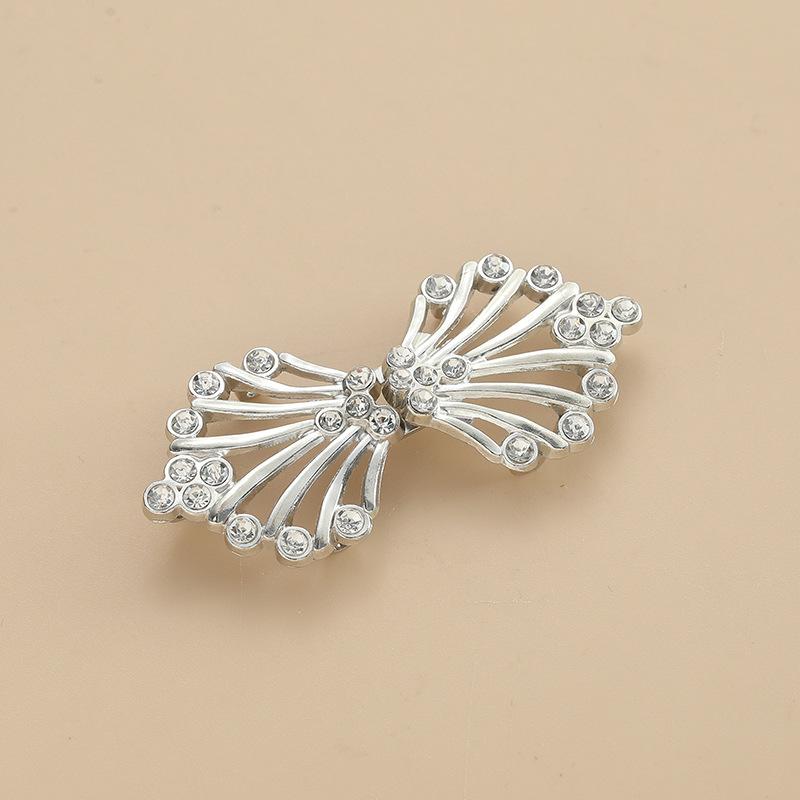 1 Pair Alloy Cardigan Collar Clips Holder Women Decor Crystal Cape Cloak Clasps Fasteners Buckle Brooch Clip
